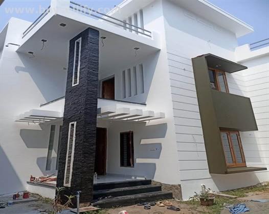 3BHK House with Parayar Room for Sale at Panikkar Road, Kozhikode