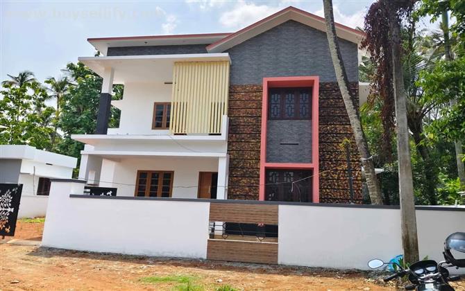 4 BHK House for Sale | 5.5 Cent Plot | 1750 Sqft | Near Thrissur | ?70L Negotiable