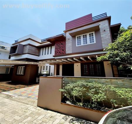 4BHK 1850 Sqft House for Sale – 4 Cent, 3 Years Old, Varapuzha