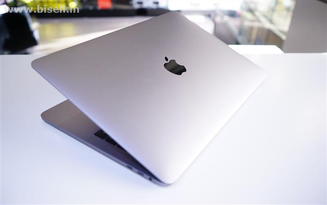 Apple Macbook pro Whatsapp: +971526901924