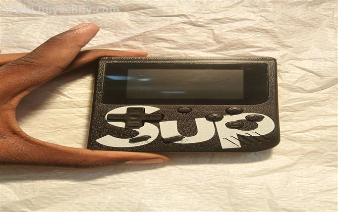 Brand New 400 in 1 Video Game with TV Connection and Rechargeable Battery