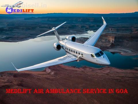 Commercial Air Ambulance Service in Goa with Paramedic Technician