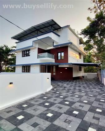 Premium 4BHK House for Sale in Thrippunithura, Puthiyakavu