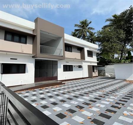 Residential Quarters for Sale – 8 Units on 11.25 Cent Land near Kulapully, Shoranur
