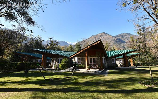 Stay in one of the best resorts in Manali.