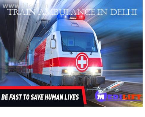 Train ambulance in Delhi with bed to bed Service